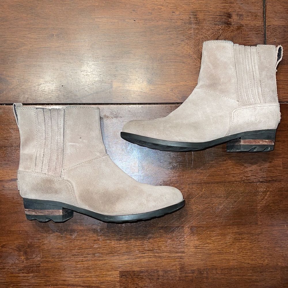 Sorel Women’s Lolla Chelsea Boots Ash Brown Buffalo Suede